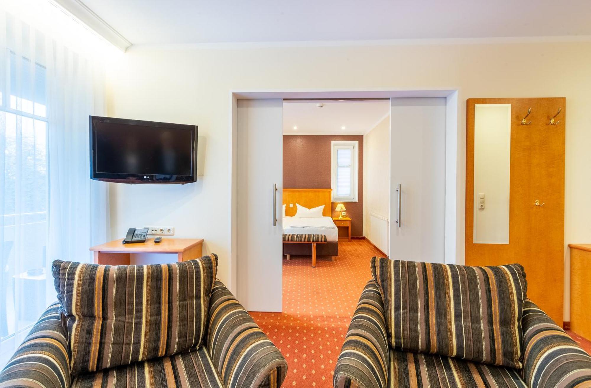 Ostseehotel Villen Im Park - Ein Rovell Hotel Heringsdorf  Exterior foto
